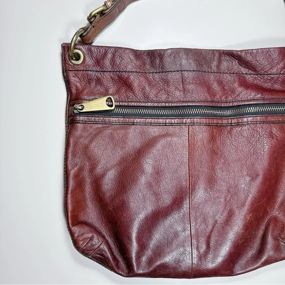 Fossil Women’s Long Live Vintage Leather Explorer Hobo Bag Dark Brown - Picture 9 of 15